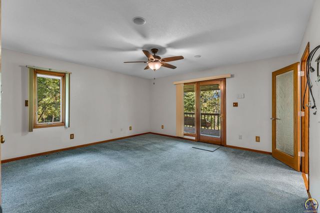 4848 SE 53rd St, Berryton, KS 66409
