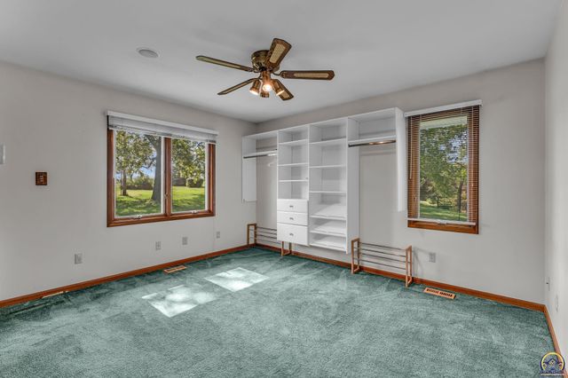 4848 SE 53rd St, Berryton, KS 66409