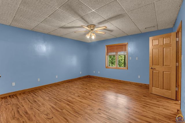 4848 SE 53rd St, Berryton, KS 66409