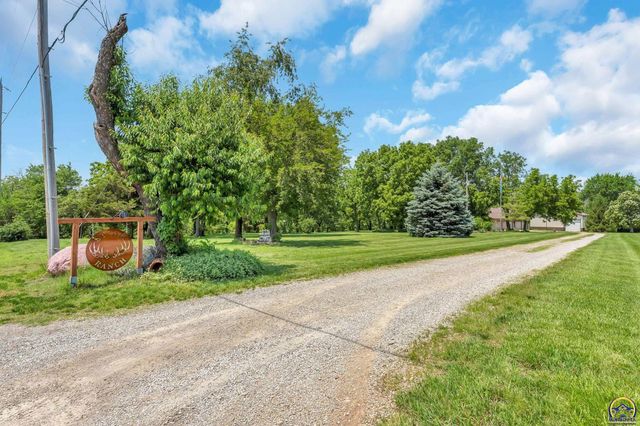 4848 SE 53rd St, Berryton, KS 66409