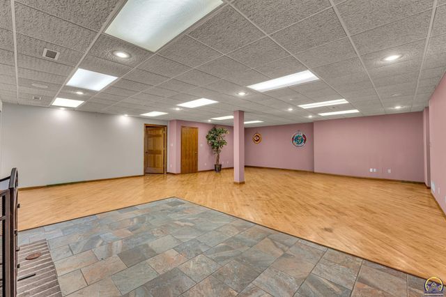 4848 SE 53rd St, Berryton, KS 66409