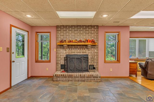 4848 SE 53rd St, Berryton, KS 66409