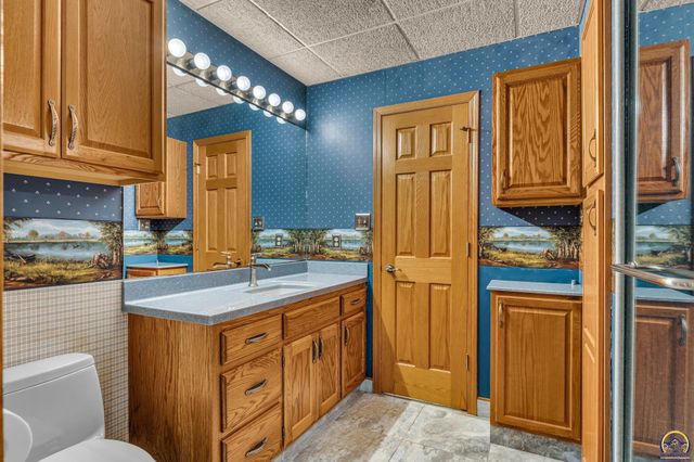 4848 SE 53rd St, Berryton, KS 66409