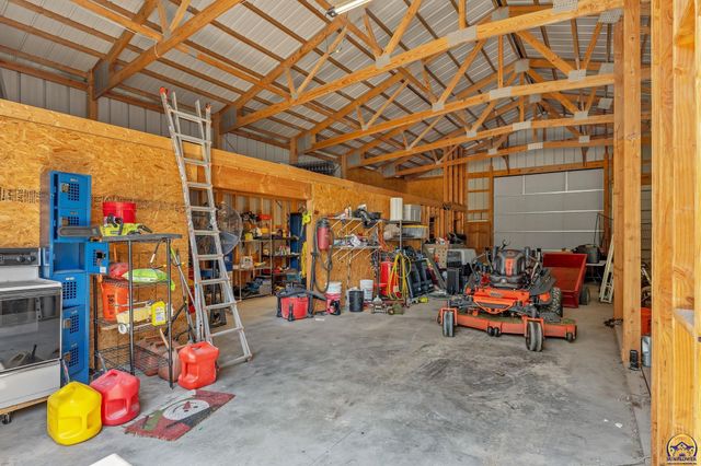 4848 SE 53rd St, Berryton, KS 66409