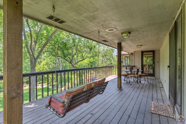 4848 SE 53rd St, Berryton, KS 66409