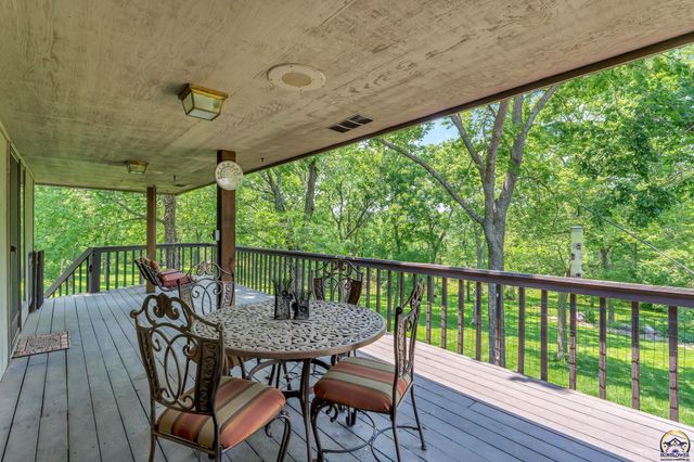 4848 SE 53rd St, Berryton, KS 66409