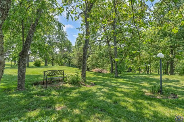 4848 SE 53rd St, Berryton, KS 66409