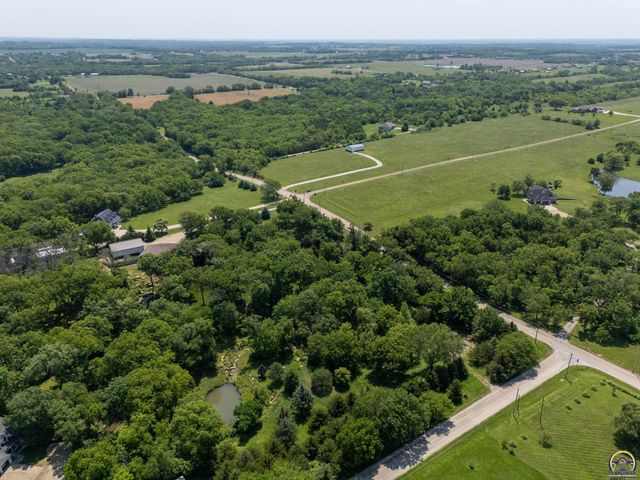 4848 SE 53rd St, Berryton, KS 66409
