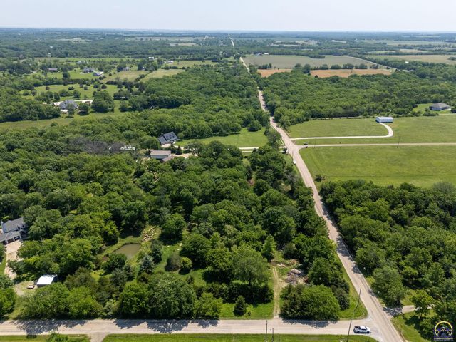 4848 SE 53rd St, Berryton, KS 66409