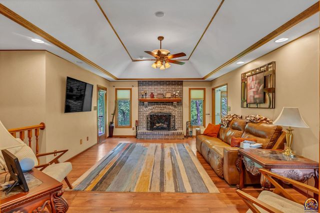 4848 SE 53rd St, Berryton, KS 66409