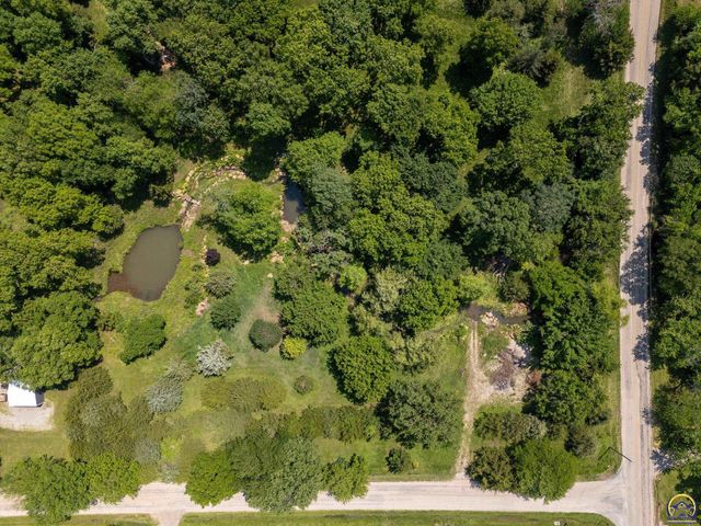 4848 SE 53rd St, Berryton, KS 66409