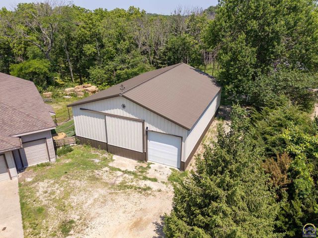 4848 SE 53rd St, Berryton, KS 66409