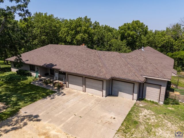 4848 SE 53rd St, Berryton, KS 66409