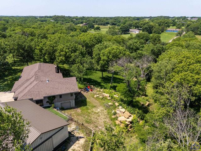 4848 SE 53rd St, Berryton, KS 66409