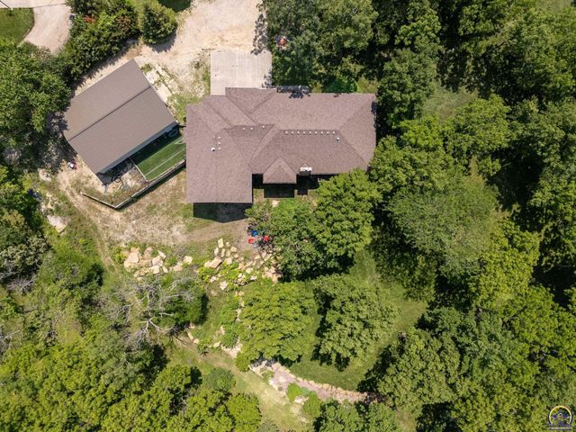 4848 SE 53rd St, Berryton, KS 66409
