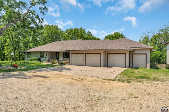 4848 SE 53rd St, Berryton, KS 66409