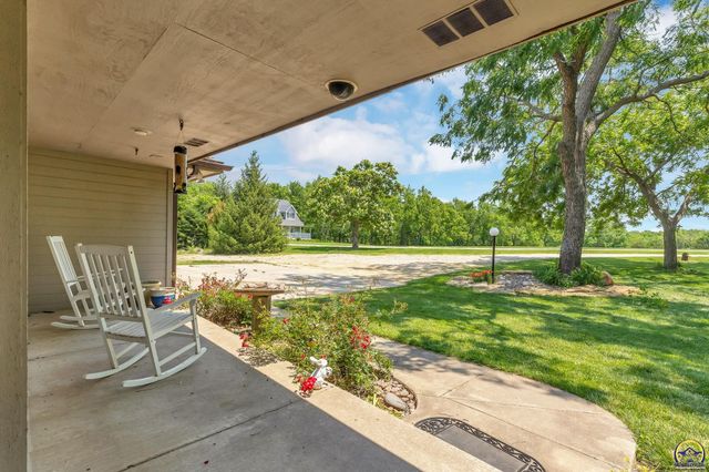 4848 SE 53rd St, Berryton, KS 66409