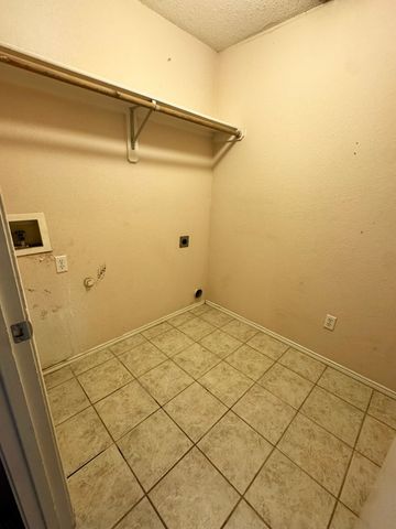 5615 Alicante Drive, Arlington, TX 76017