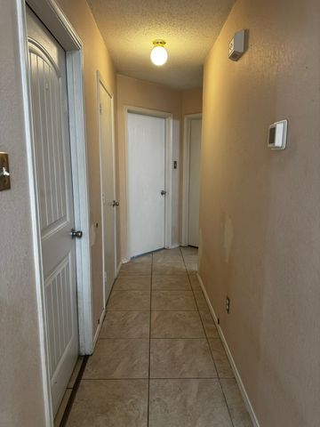 5615 Alicante Drive, Arlington, TX 76017