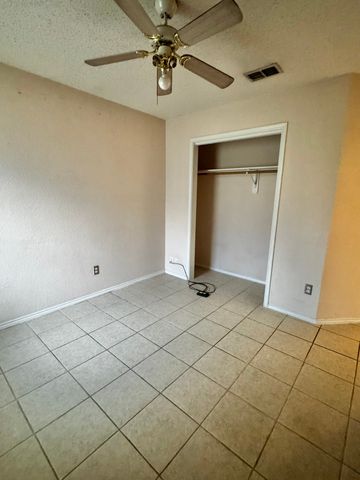 5615 Alicante Drive, Arlington, TX 76017