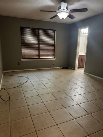 5615 Alicante Drive, Arlington, TX 76017