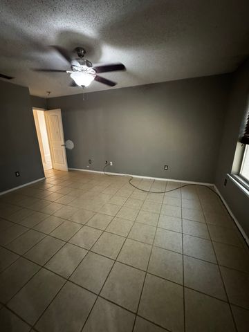 5615 Alicante Drive, Arlington, TX 76017