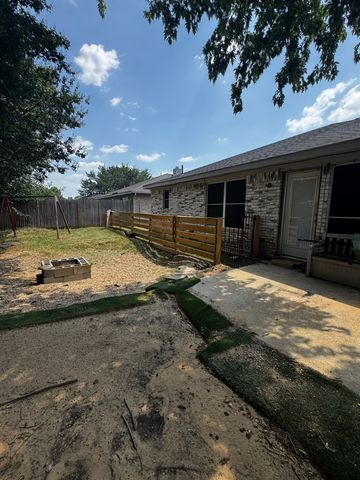 5615 Alicante Drive, Arlington, TX 76017