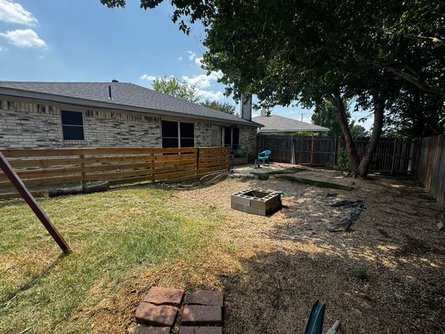 5615 Alicante Drive, Arlington, TX 76017