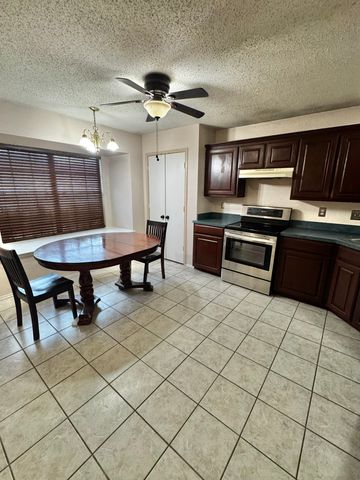 5615 Alicante Drive, Arlington, TX 76017