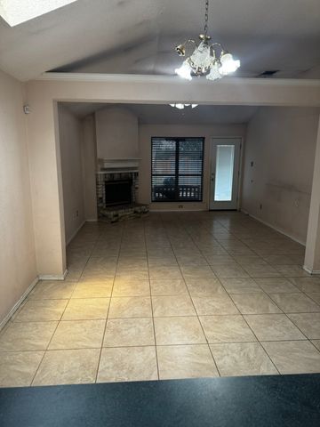 5615 Alicante Drive, Arlington, TX 76017