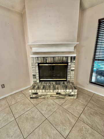 5615 Alicante Drive, Arlington, TX 76017