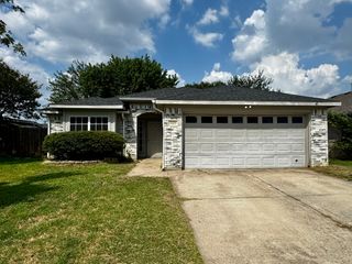 5615 Alicante Drive, Arlington, TX 76017