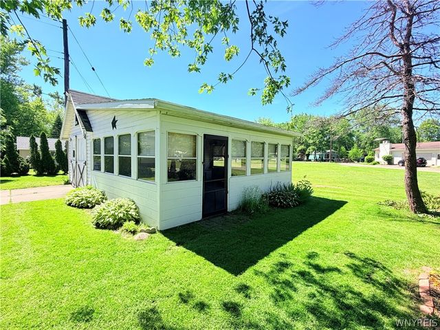 12865 Iola Drive, Hanover, NY 14081