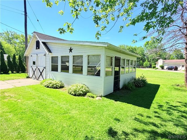 12865 Iola Drive, Hanover, NY 14081