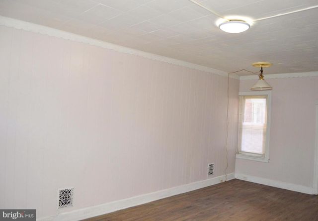 90 E STATE ST, Camden, NJ 08105