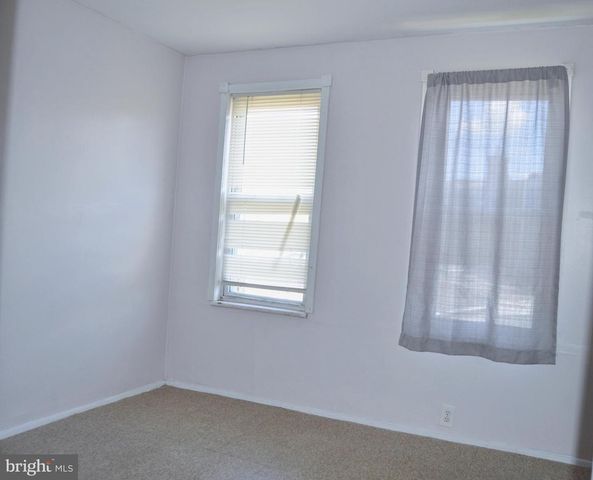 90 E STATE ST, Camden, NJ 08105