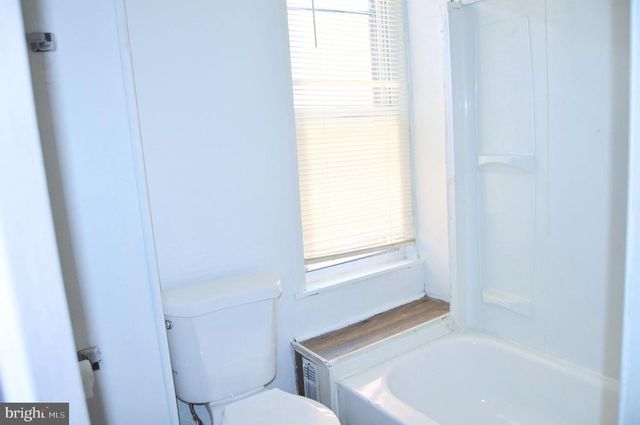 90 E STATE ST, Camden, NJ 08105