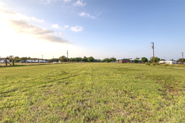8344 Fm 697, Whitewright, TX 75491