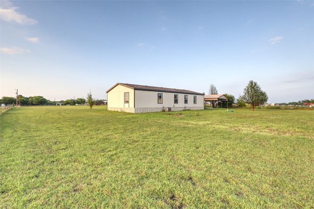 8344 Fm 697, Whitewright, TX 75491