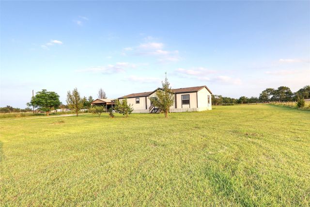 8344 Fm 697, Whitewright, TX 75491