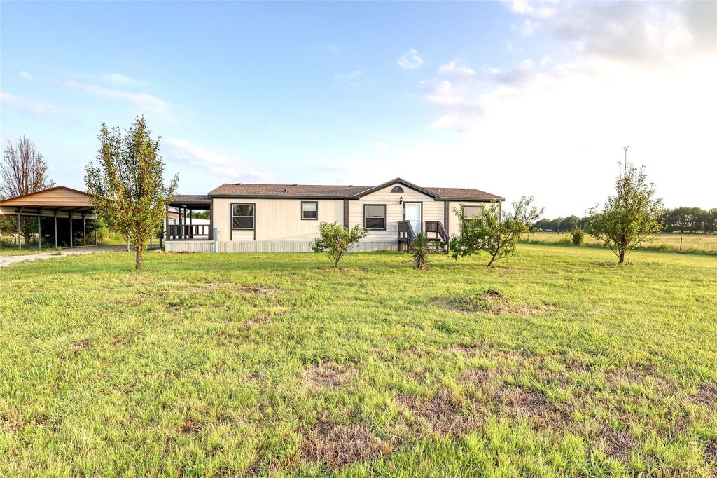 8344 Fm 697, Whitewright, TX 75491