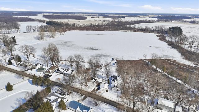 5785 S 550 E, Wolcottville, IN 46795