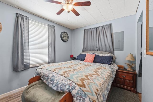 5785 S 550 E, Wolcottville, IN 46795