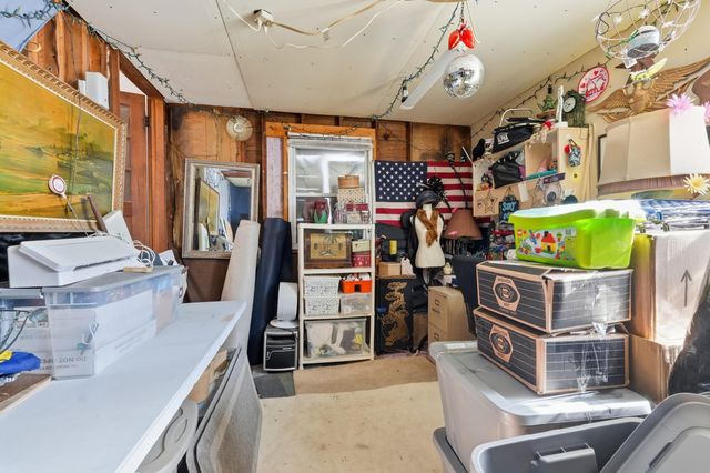 5785 S 550 E, Wolcottville, IN 46795