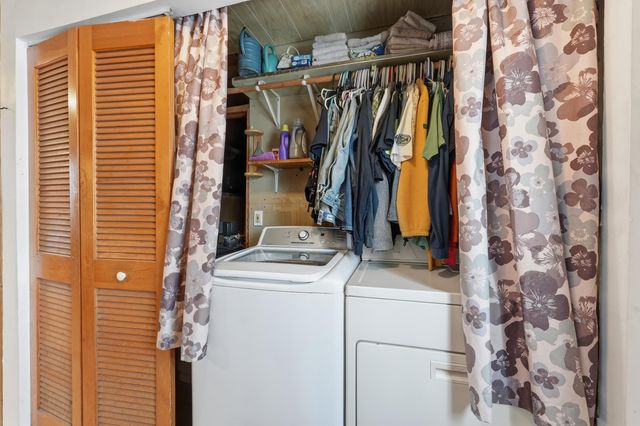 5785 S 550 E, Wolcottville, IN 46795