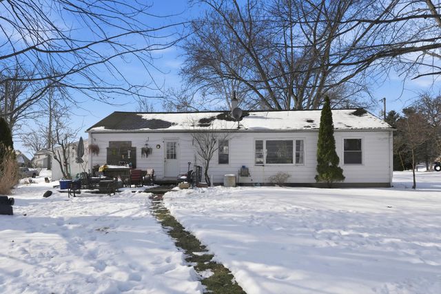 5785 S 550 E, Wolcottville, IN 46795