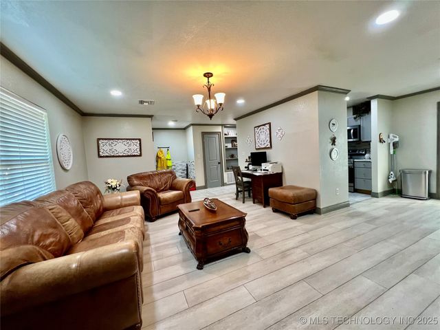 9892 Buckaloo Bend Road, Kingston, OK 73439