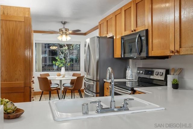 8840 Villa La Jolla Dr 203, La Jolla, CA 92037