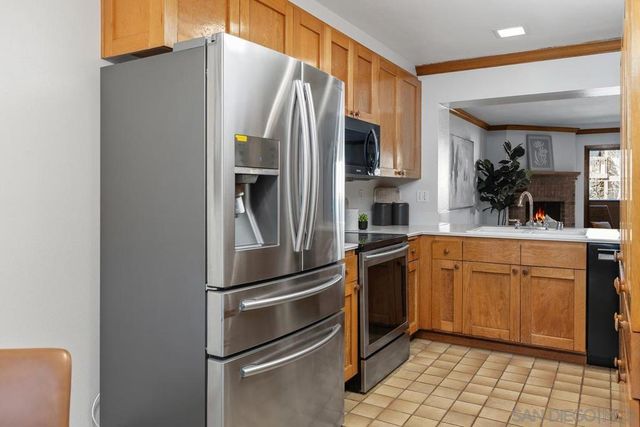 8840 Villa La Jolla Dr 203, La Jolla, CA 92037