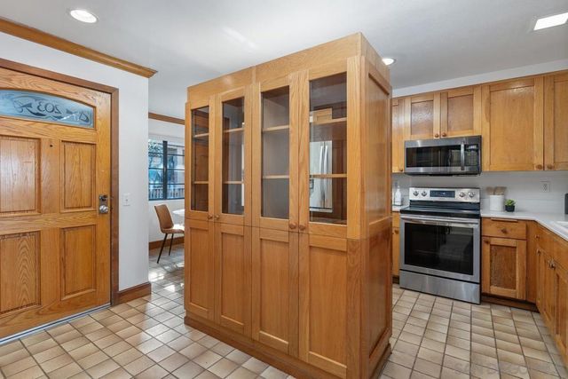 8840 Villa La Jolla Dr 203, La Jolla, CA 92037